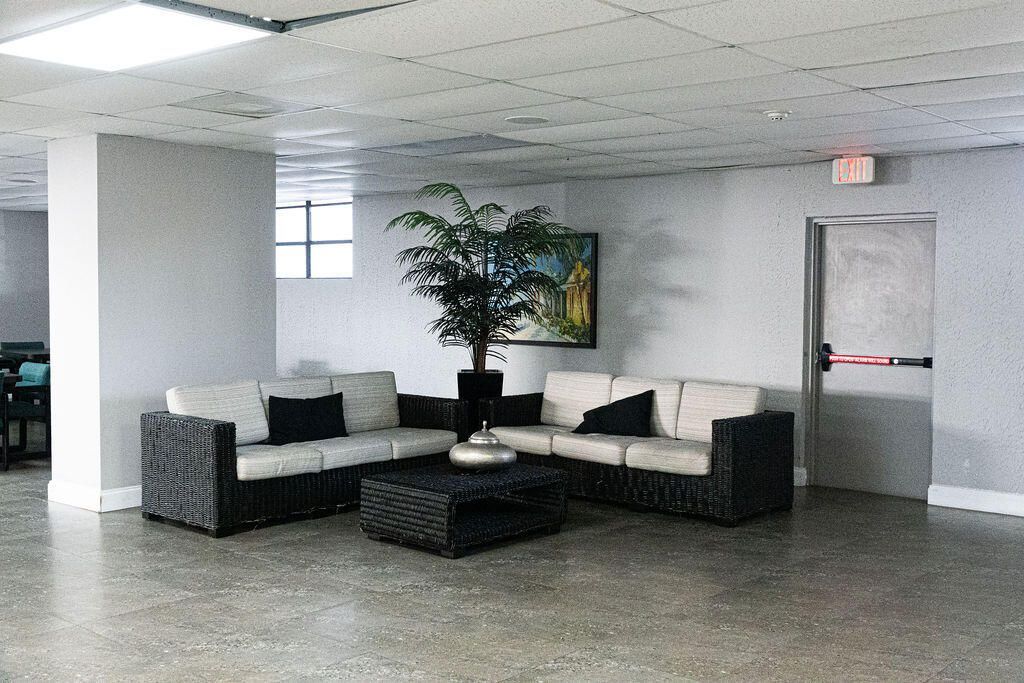 200 Leslie Drive, Unit 819, Hallandale Beach, FL 33009 Photo
