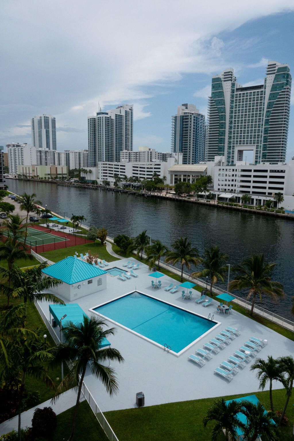 200 Leslie Drive, Unit 819, Hallandale Beach, FL 33009 Photo