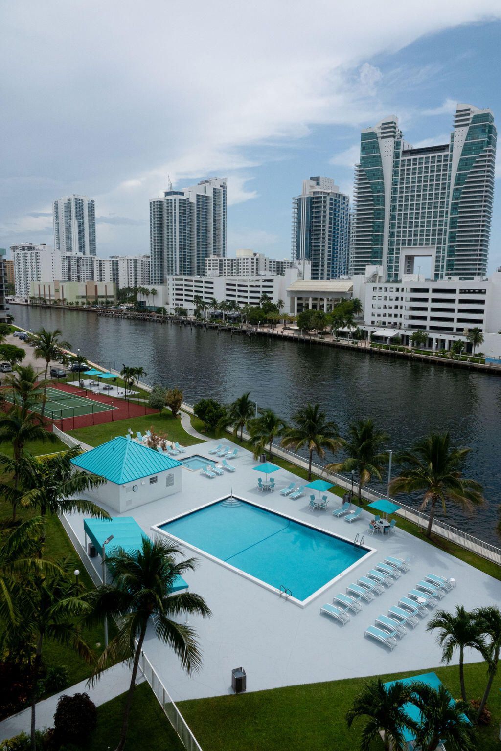 200 Leslie Drive, Unit 819, Hallandale Beach, FL 33009 Photo