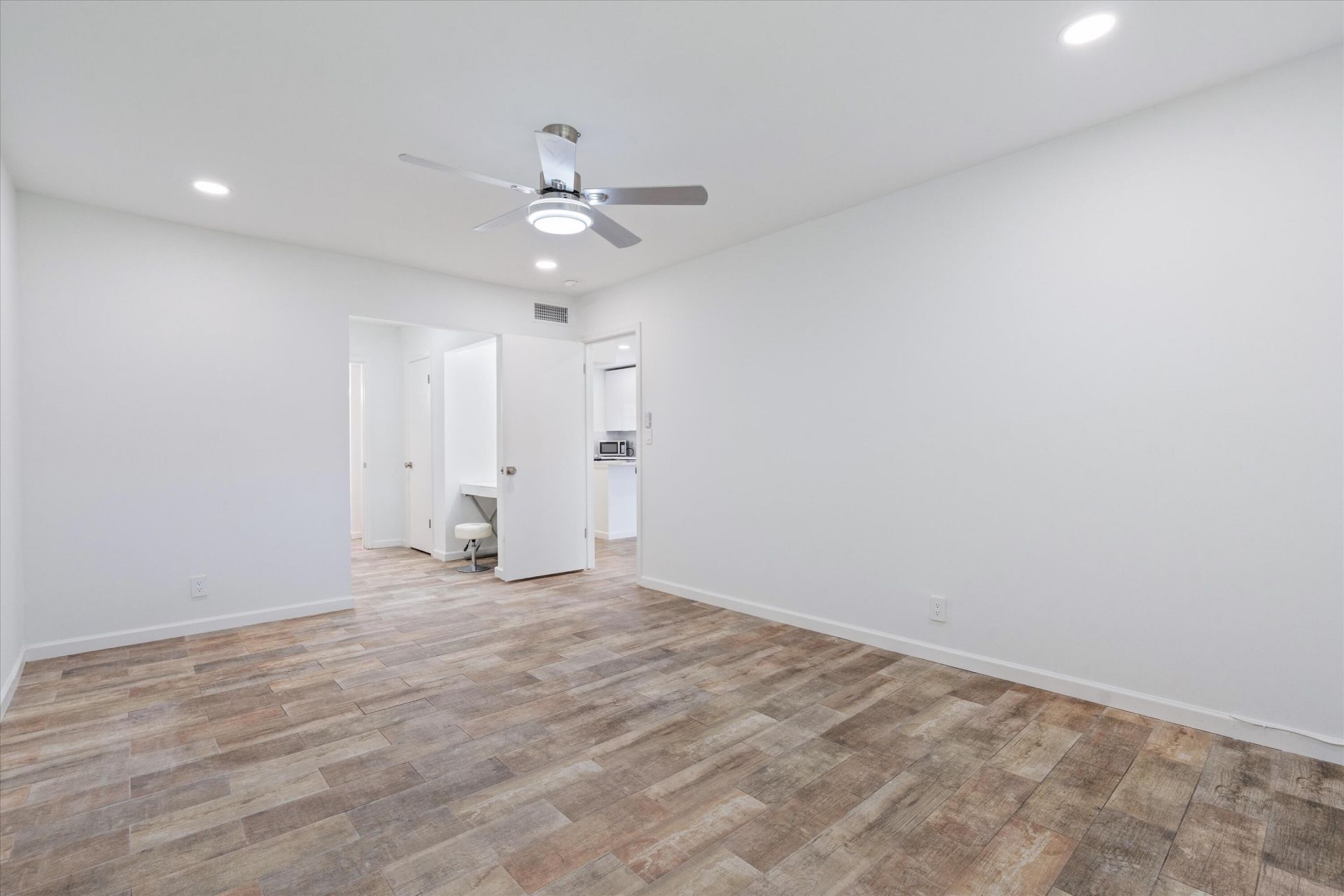 899 SE 2nd Avenue, Unit 203, Deerfield Beach, FL 33441 Photo