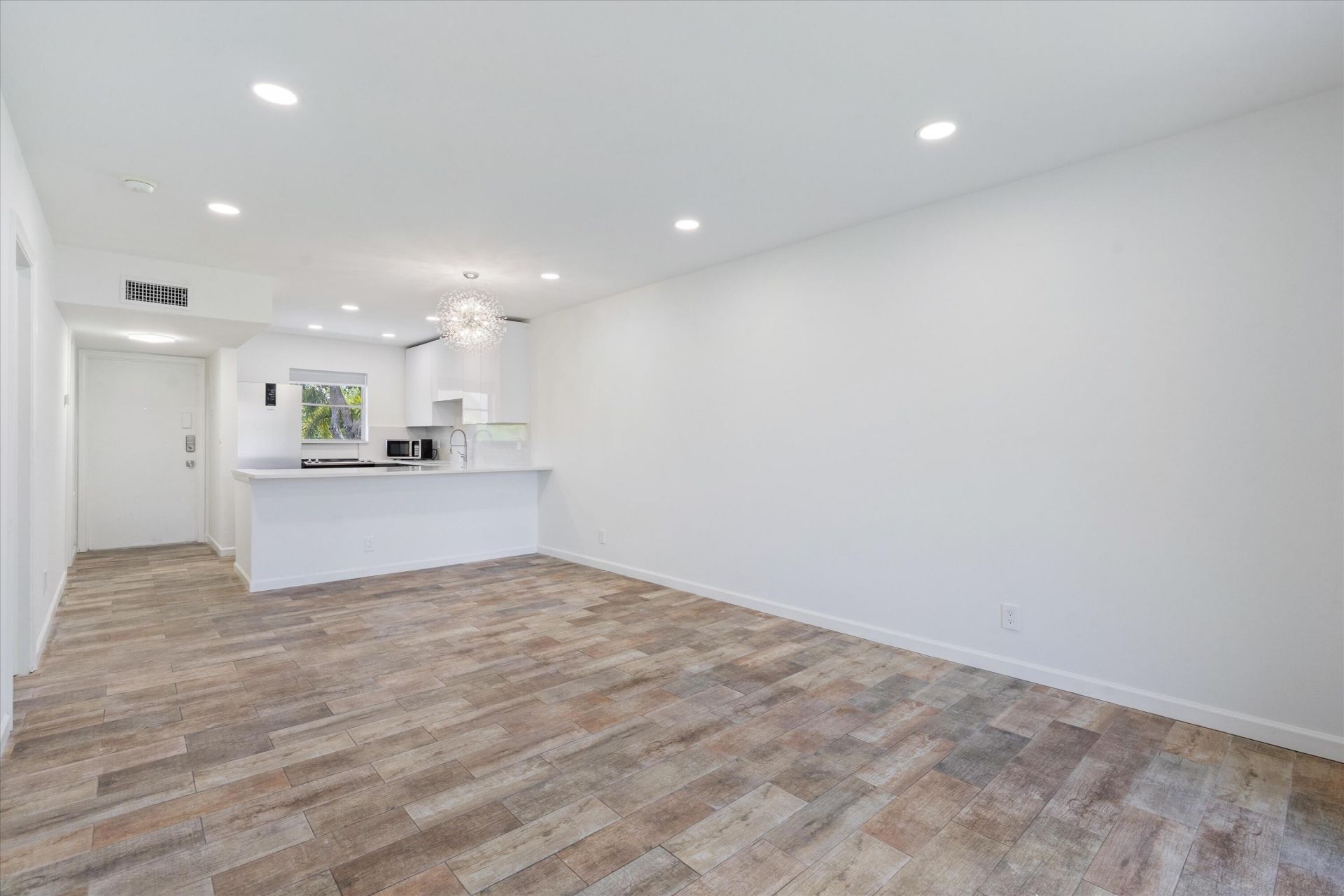 899 SE 2nd Avenue, Unit 203, Deerfield Beach, FL 33441 Photo