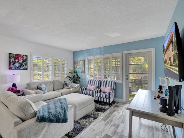 1930 NE 2ND Avenue, Unit 216L, Wilton Manors, FL 33305