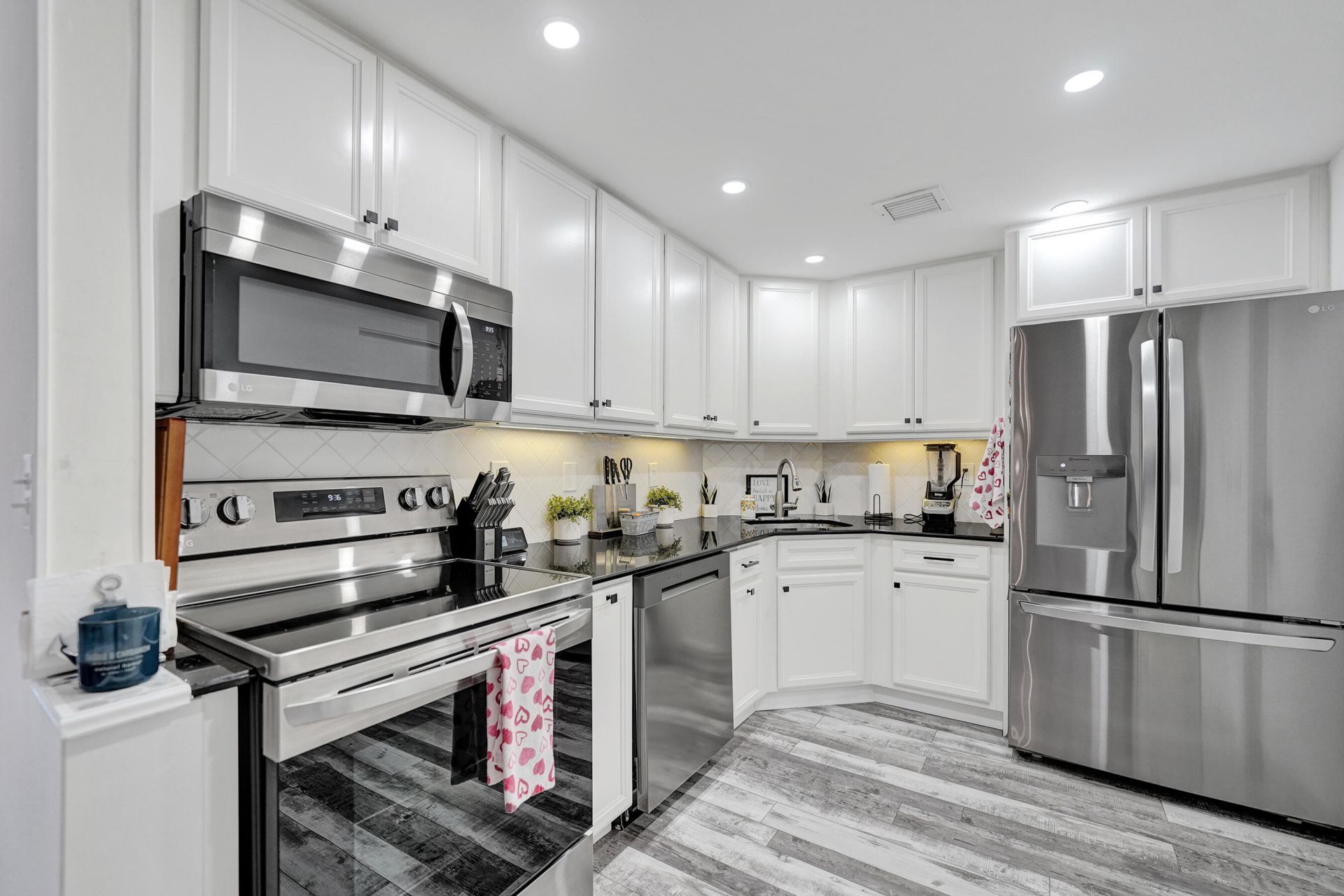 1930 NE 2nd Avenue, Unit 216L, Wilton Manors, FL 33305 Photo