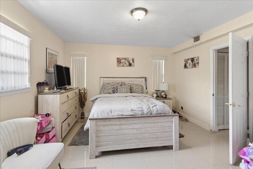 1313 NW 13th Court, Fort Lauderdale, FL 33311 Photo