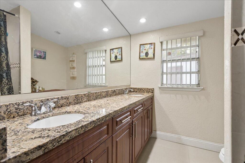 1313 NW 13th Court, Fort Lauderdale, FL 33311 Photo