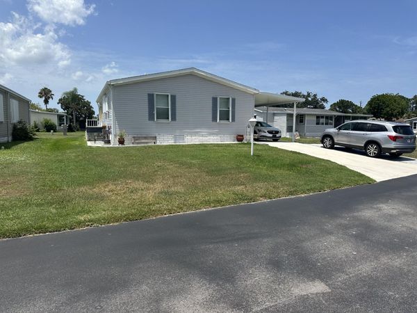 479 TROPICAL ISLES Circle, Unit F-18, Fort Pierce, FL 34982