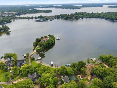 5510 Maple Heights Road, Excelsior, MN 55331