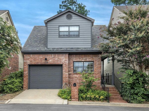 28 Foxcroft Village Dr Drive , Little Rock, AR 72227