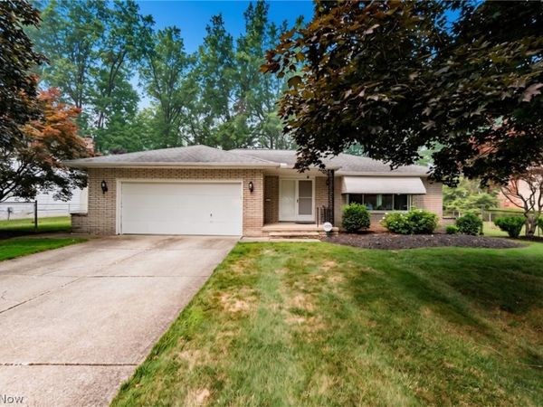 616 Sturbridge Drive , Highland Heights, OH 44143