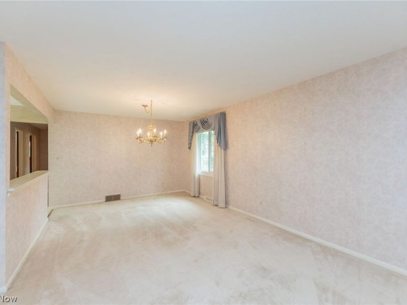 616 Sturbridge Drive, Highland Heights, OH 44143 Photo 9