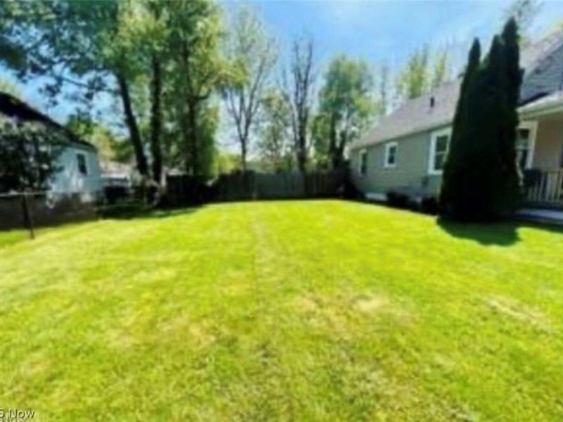 2322 21st Street NE, Canton, OH 44705 Photo 2