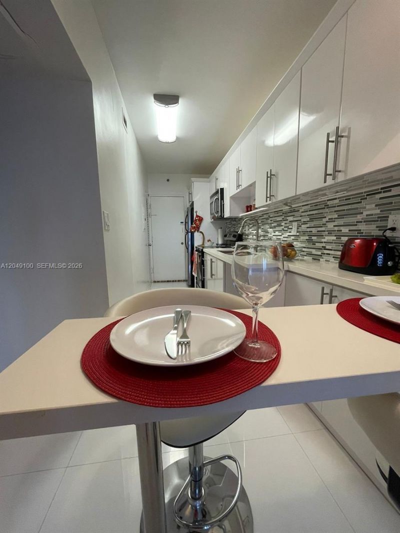 100 Lincoln Rd , Unit 909, Miami Beach, FL 33139 Photo