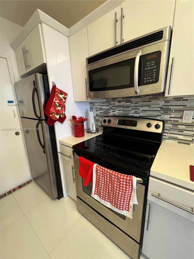 100 Lincoln Rd , Unit 909, Miami Beach, FL 33139 Photo