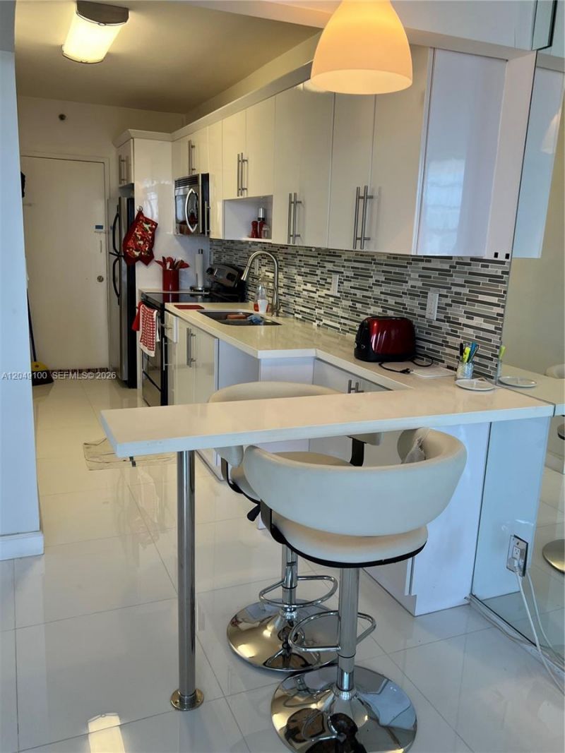 100 Lincoln Rd , Unit 909, Miami Beach, FL 33139 Photo
