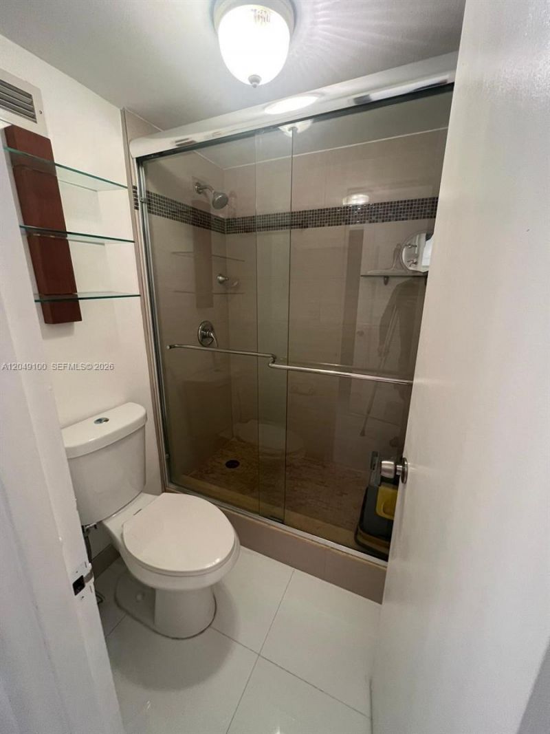 100 Lincoln Rd , Unit 909, Miami Beach, FL 33139 Photo