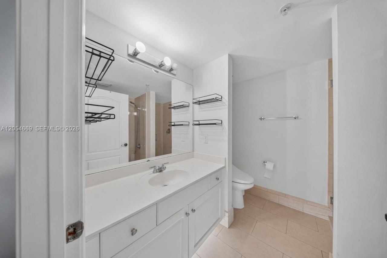 1627 SW 37th Ave , Unit 401, Miami, FL 33145 Photo