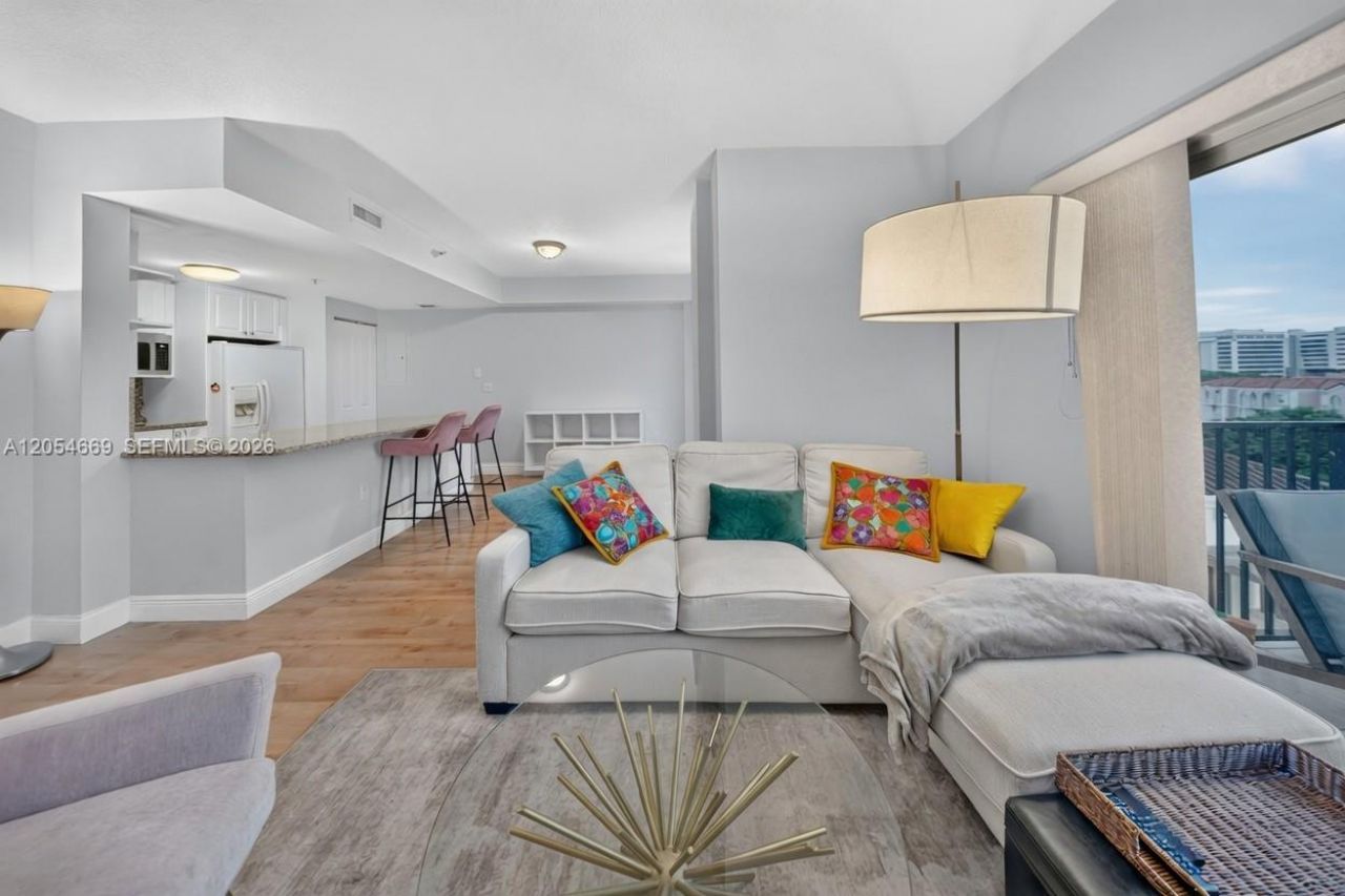 1627 SW 37th Ave , Unit 401, Miami, FL 33145 Photo