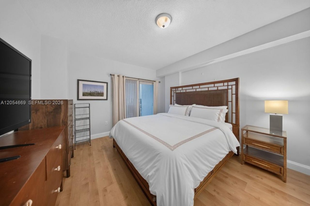1627 SW 37th Ave , Unit 401, Miami, FL 33145 Photo