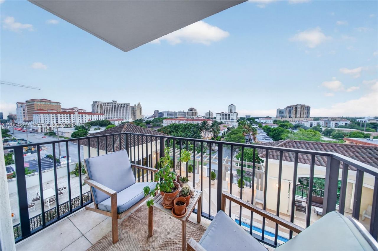 1627 SW 37th Ave , Unit 401, Miami, FL 33145 Photo