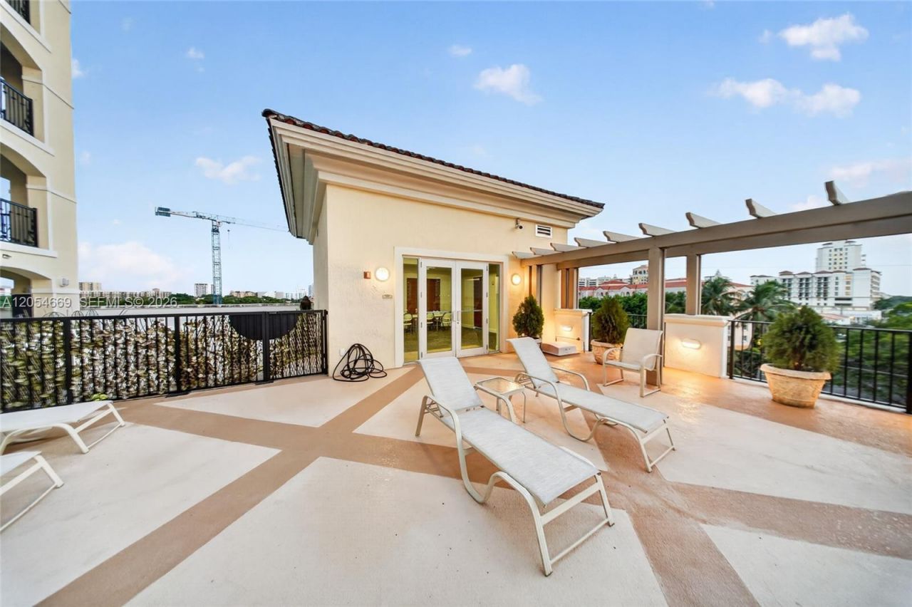 1627 SW 37th Ave , Unit 401, Miami, FL 33145 Photo