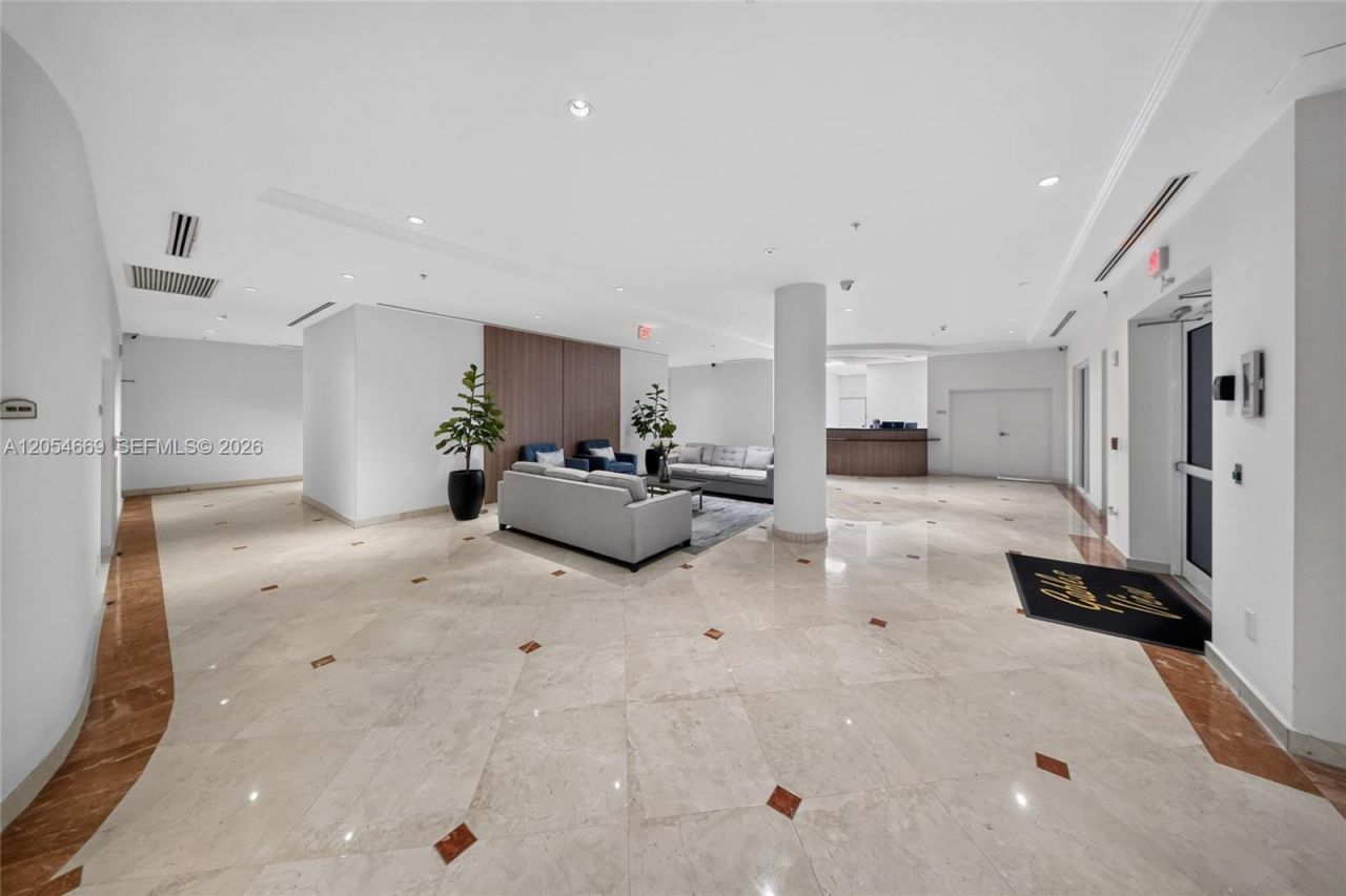 1627 SW 37th Ave , Unit 401, Miami, FL 33145 Photo