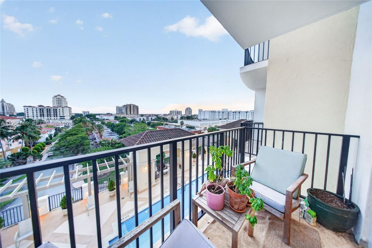 1627 SW 37th Ave , Unit 401, Miami, FL 33145 Photo