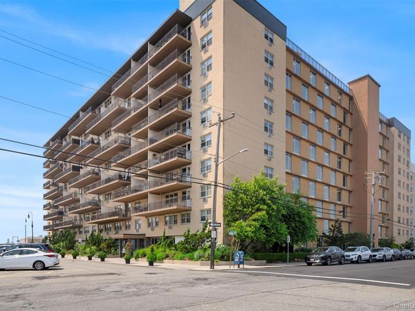 25 Neptune Boulevard , Unit 6F, Long Beach, NY 11561