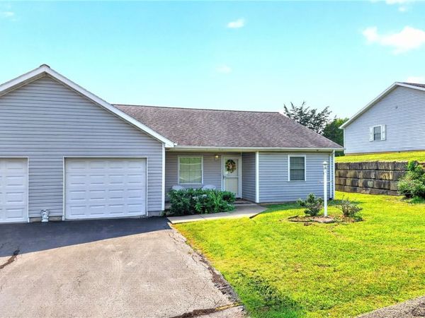 8 Amy Lyne Dr , Smithfield, PA 15478