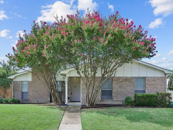 2604 Winding Creek Drive, Carrollton, TX 75007