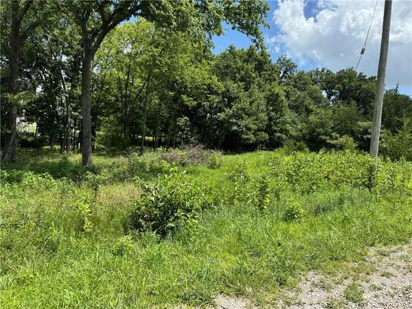 2 Applewood Lane, Linn Valley, KS 66040