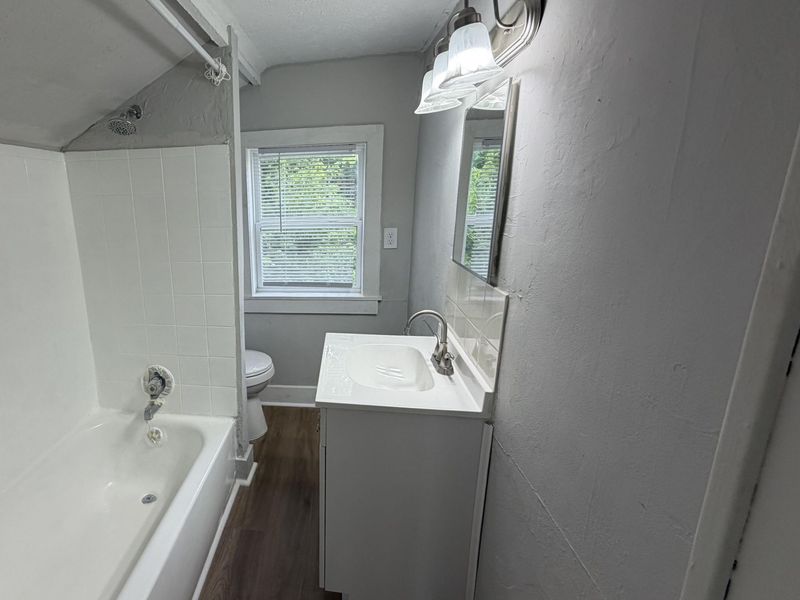 997 Leona Avenue, Columbus, OH 43201 Photo 9