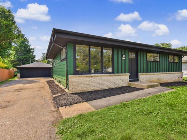 2733 Arrowhead St, Caledonia, WI 53402