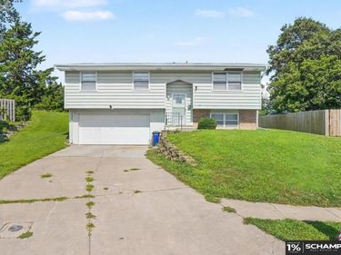 9518 Sherwood Circle, Bellevue, NE 68147