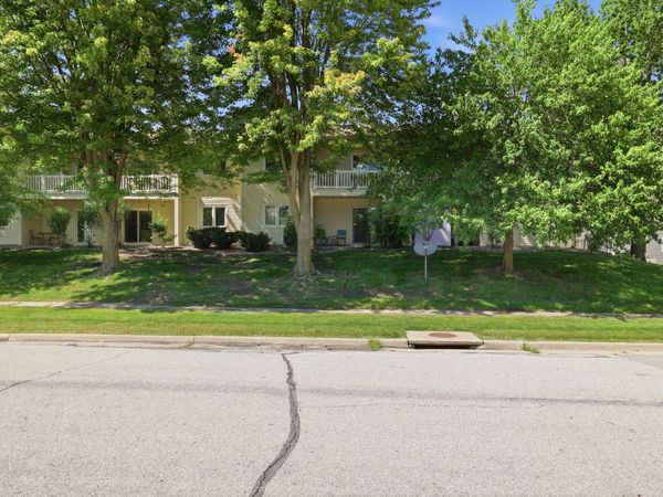 412 Faulkner Court, Ames, IA 50014