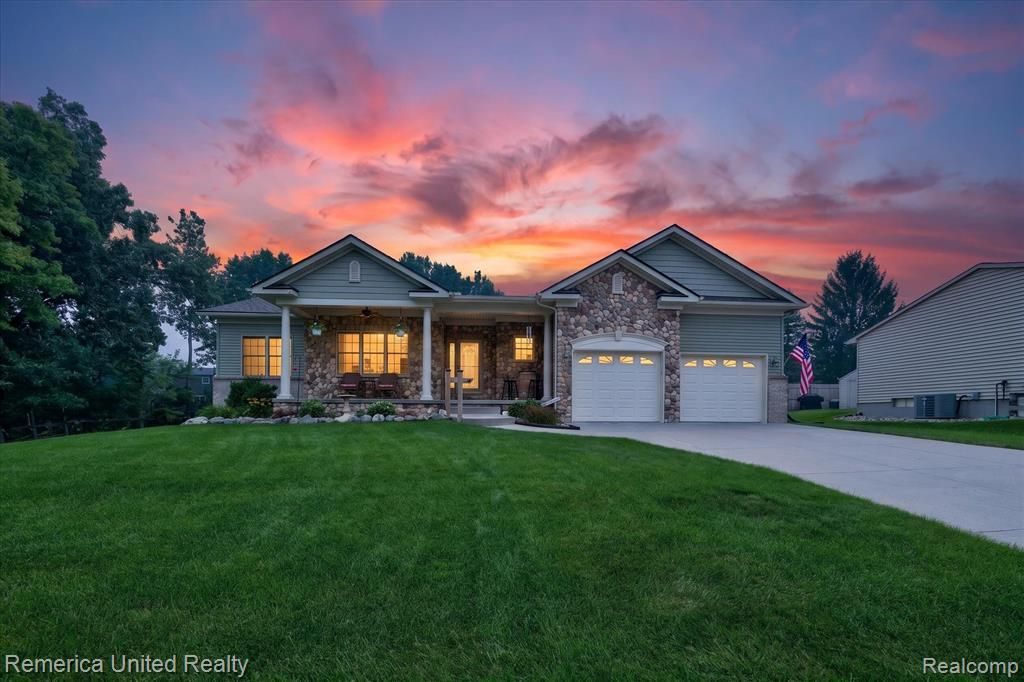 6169 Bay Court , Waterford Township, MI 48327 Main Photo