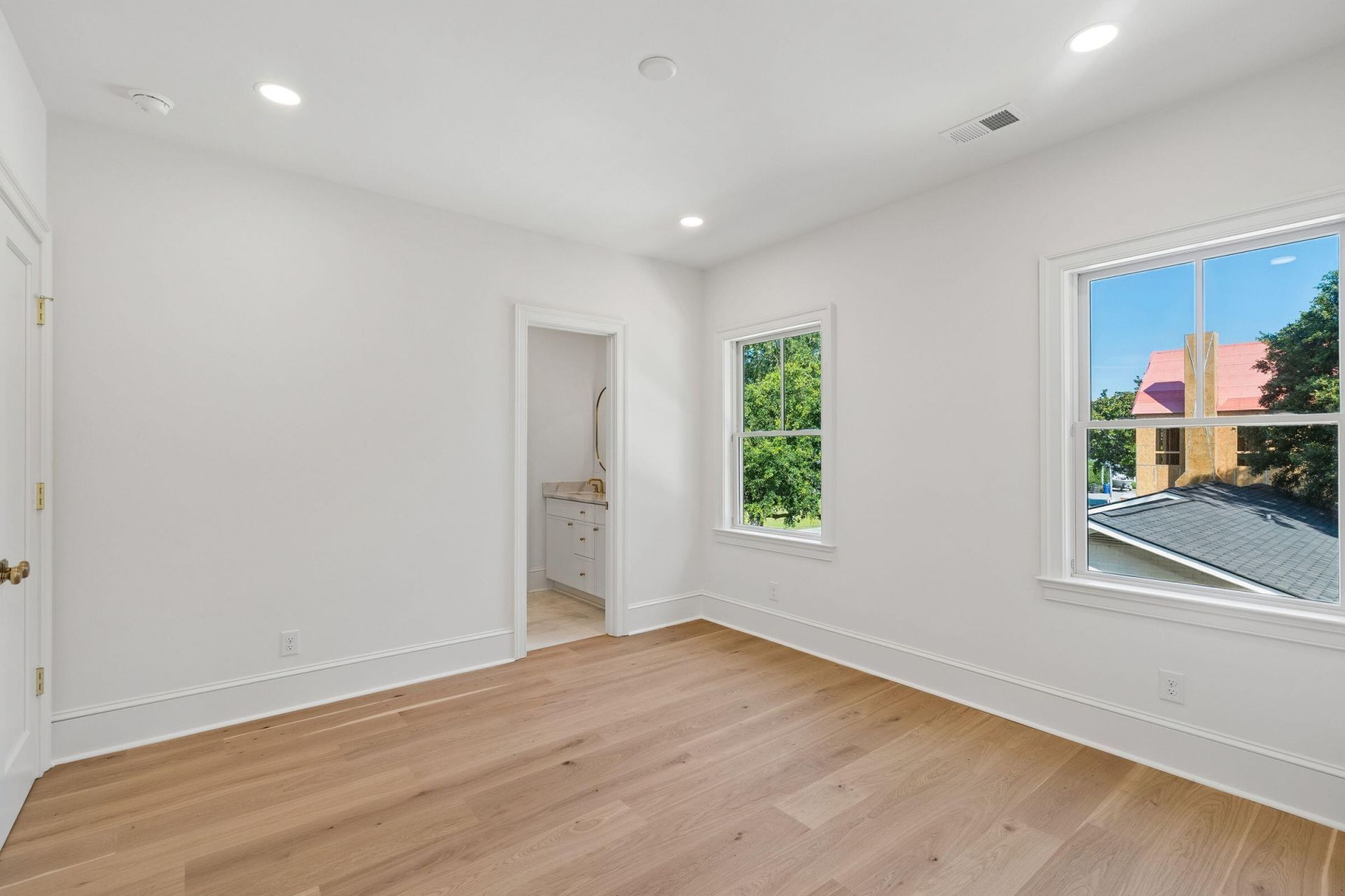 904 Randall Drive Photo 32