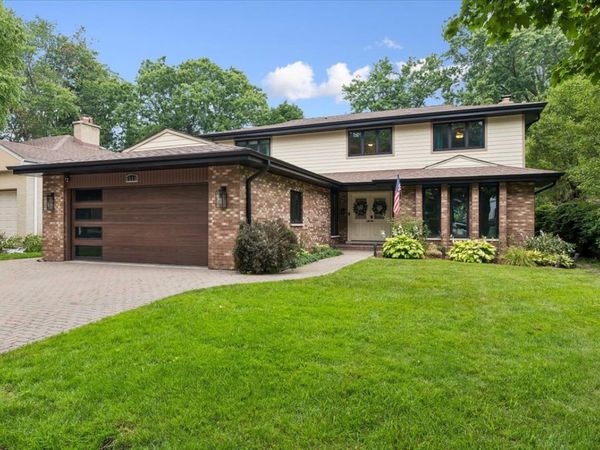6940 N Mendota Avenue, Chicago, IL 60646