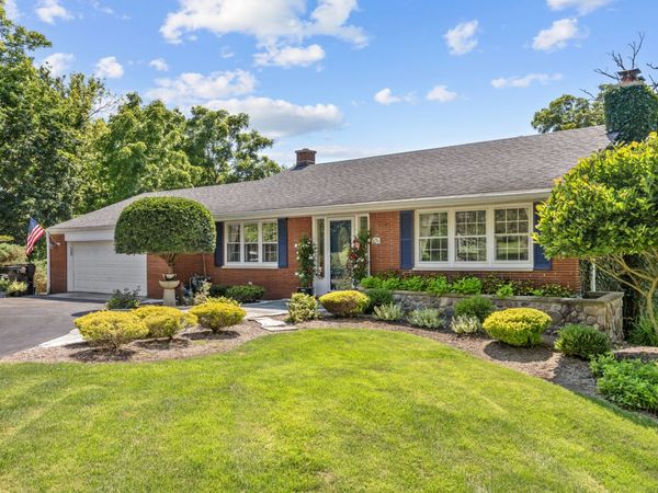 264 Biltmore Drive, North Barrington, IL 60010