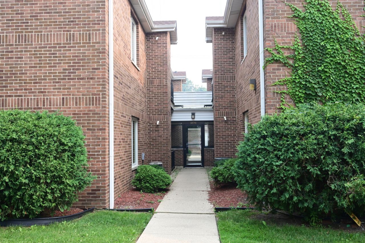 5805 W Eddy Street , Unit 1D, Chicago, IL 60634 Main Photo