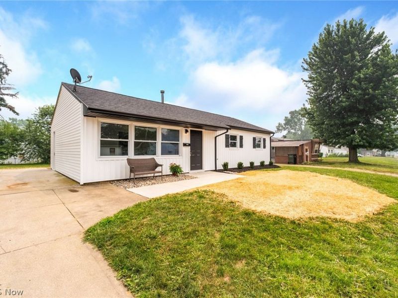 2402 NE Morris Avenue, Canton, OH 44705 Photo 4