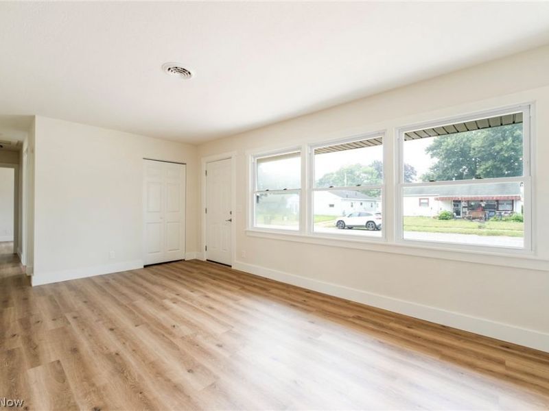 2402 NE Morris Avenue, Canton, OH 44705 Photo 8
