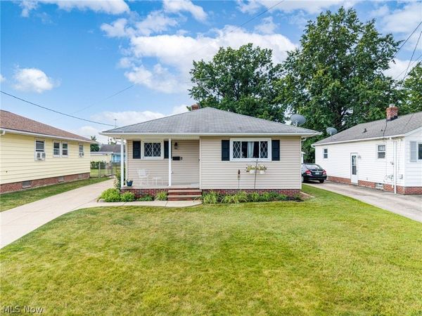24880 Stephen Avenue , Euclid, OH 44123
