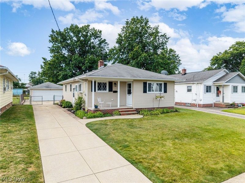 24880 Stephen Avenue, Euclid, OH 44123 Photo 2