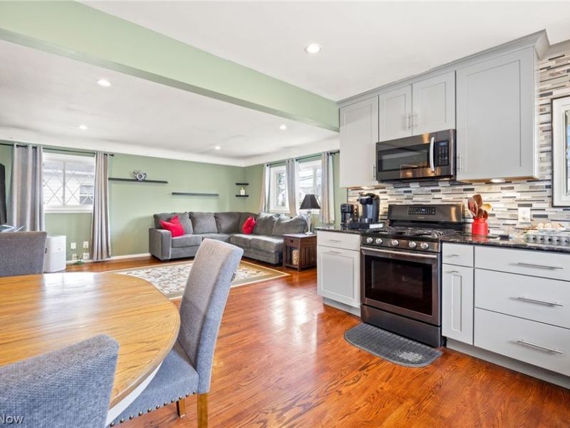 24880 Stephen Avenue, Euclid, OH 44123 Photo 6