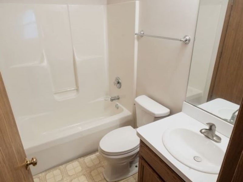 3648 E 135th Street, Cleveland, OH 44120 Photo 13