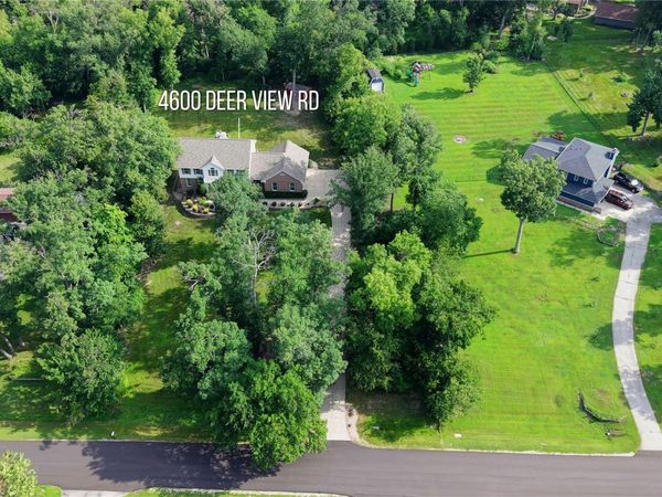 4600 Deer View Road, Cedar Rapids, IA 52411