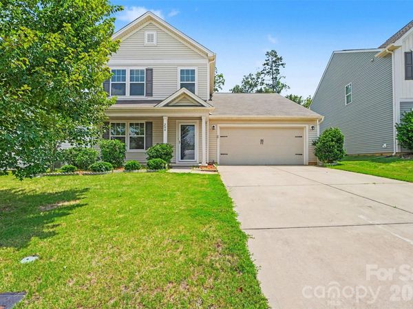 204 Hidden Lakes Road , Statesville, NC 28677