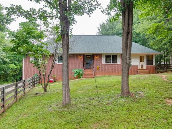 3845 Level Grove Road , Cornelia, GA 30531