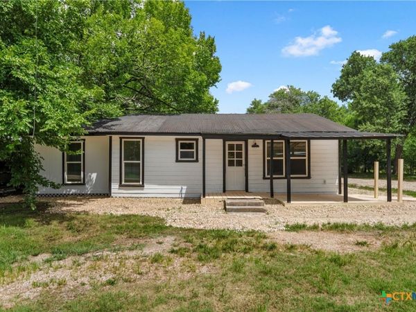 401 S Kings Trail , Little River Academy, TX 76554