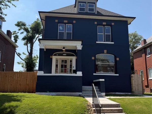 5172 Vernon Avenue , St Louis, MO 63113